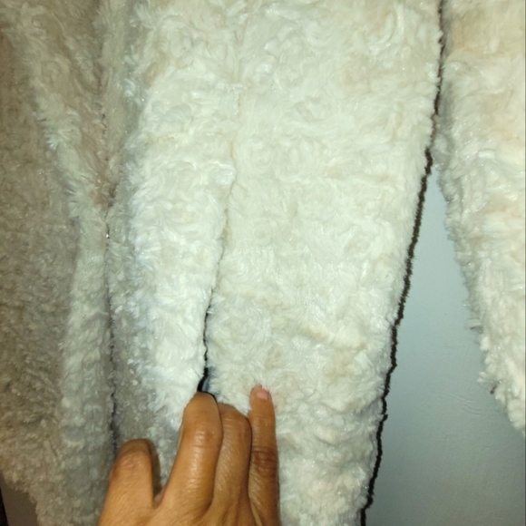 Urban Outfitters Silence + Noise Ivory Faux Fur Fuzzy Cocoon Coat Size XS - Picture 7 of 15